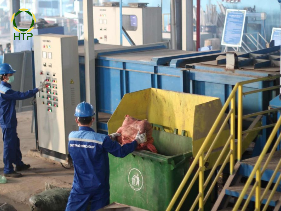 Máy nghiền phế liệu còn giúp tiết kiệm chi phí đáng kể cho các doanh nghiệp và cơ sở sản xuất