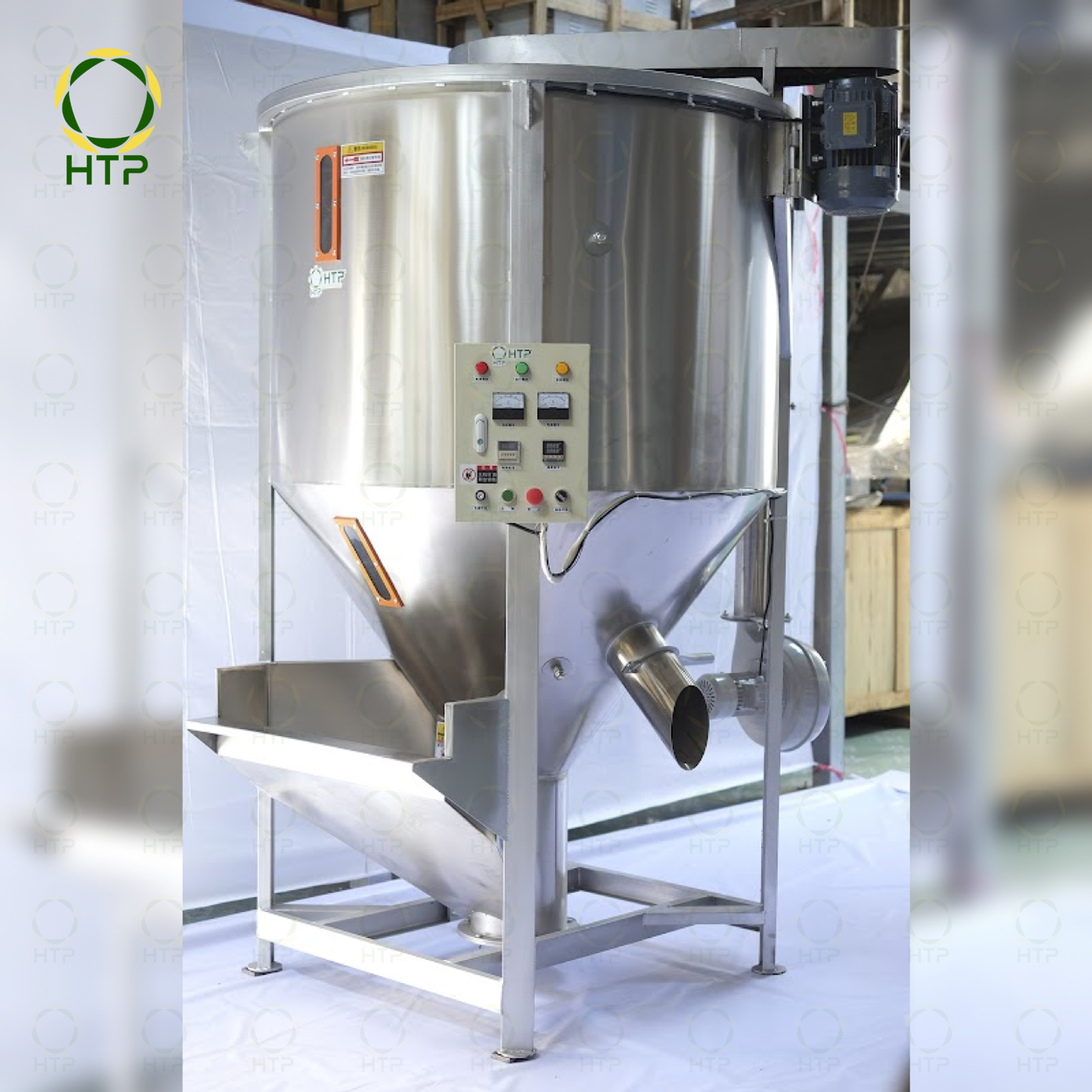 Máy trộn nhựa có công suất lớn phù hợp với dây chuyền tự động hóa có thể trộn dung lượng từ 500kg - 10.000 kg